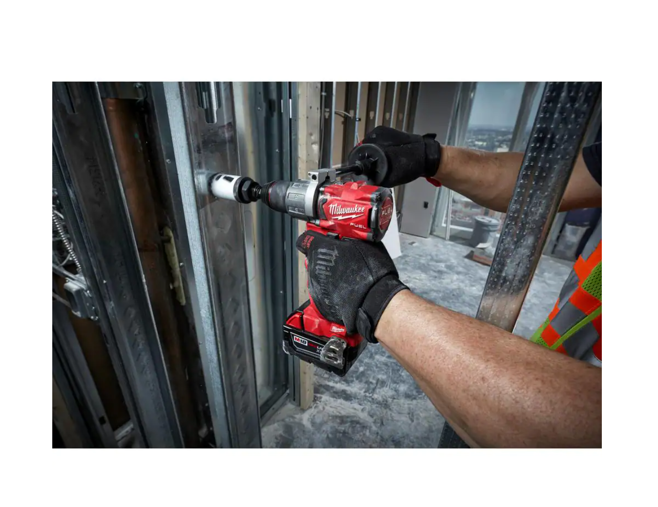 Milwaukee 2804-20-48-59-1835 M18 FUEL 18-Volt Lithium-Ion Brushless Cordless 1/2 in. Hammer Drill / Driver W/ 3.0Ah Battery and Charger