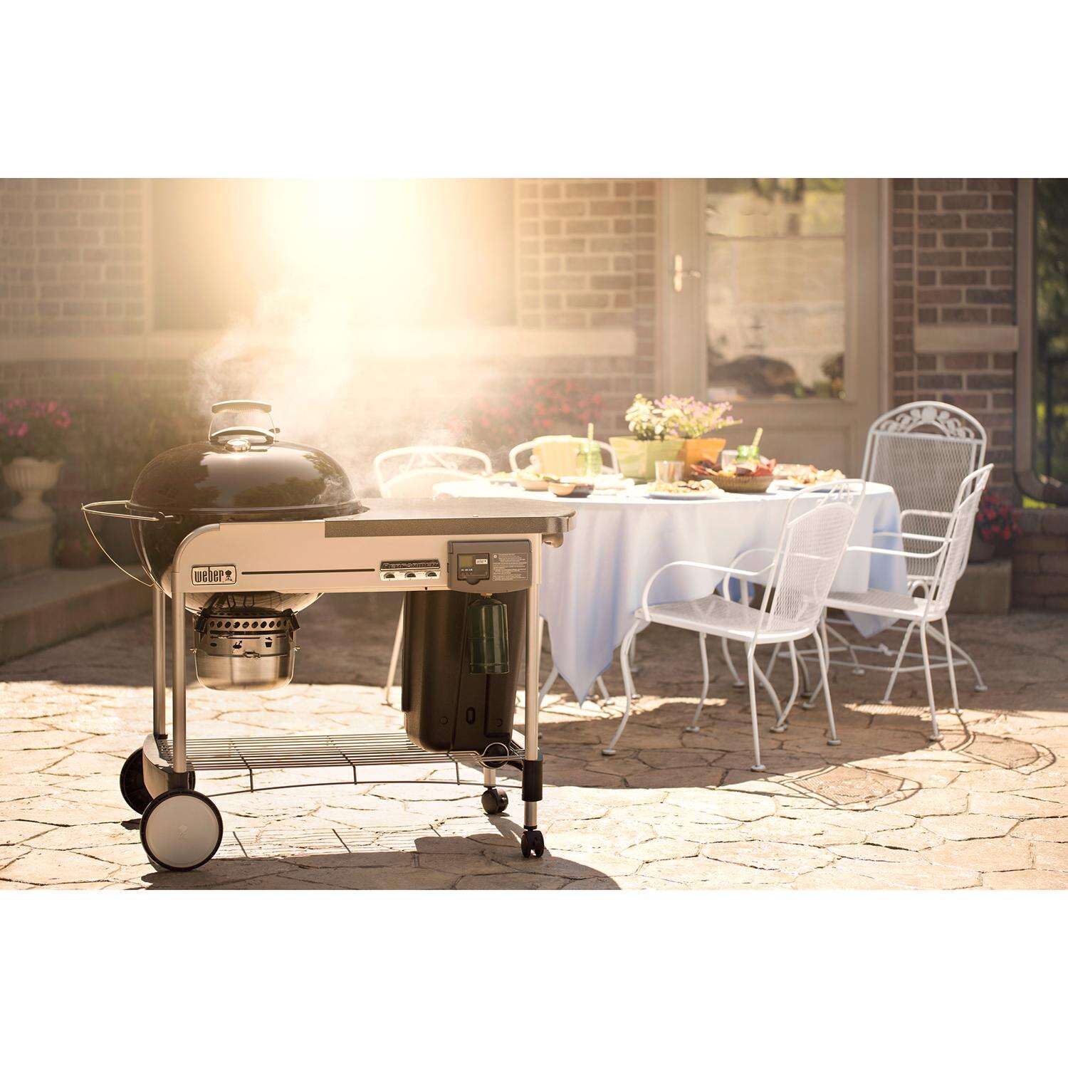 Weber 22 in. Performer Deluxe Charcoal Grill Black