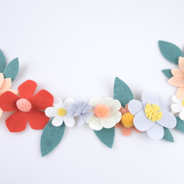 Meri Meri Felt Flower Garland 8 x27 With Excess Cord Pack Of 1