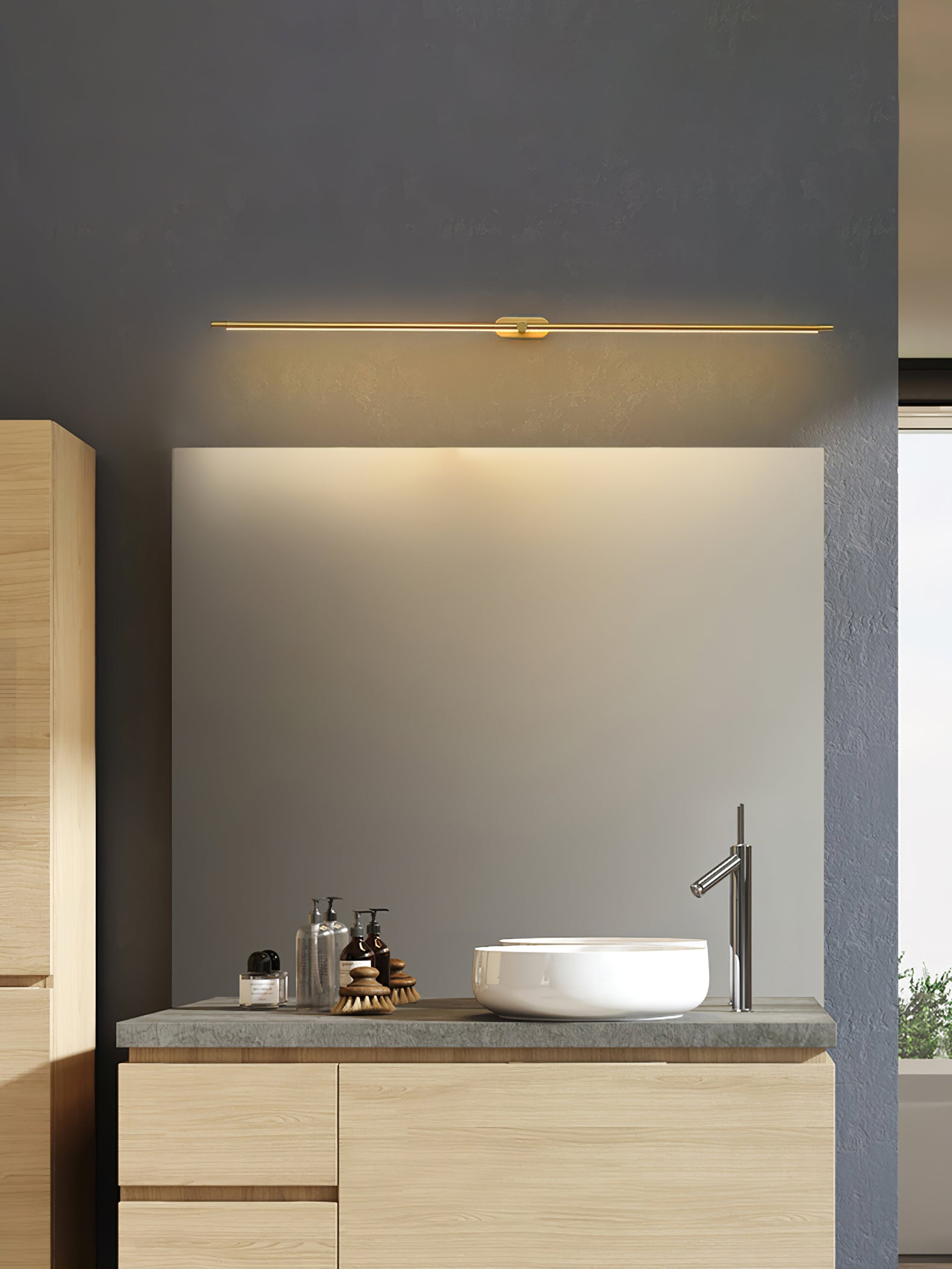 Minimalist Linear Plug-in Wall Lamp