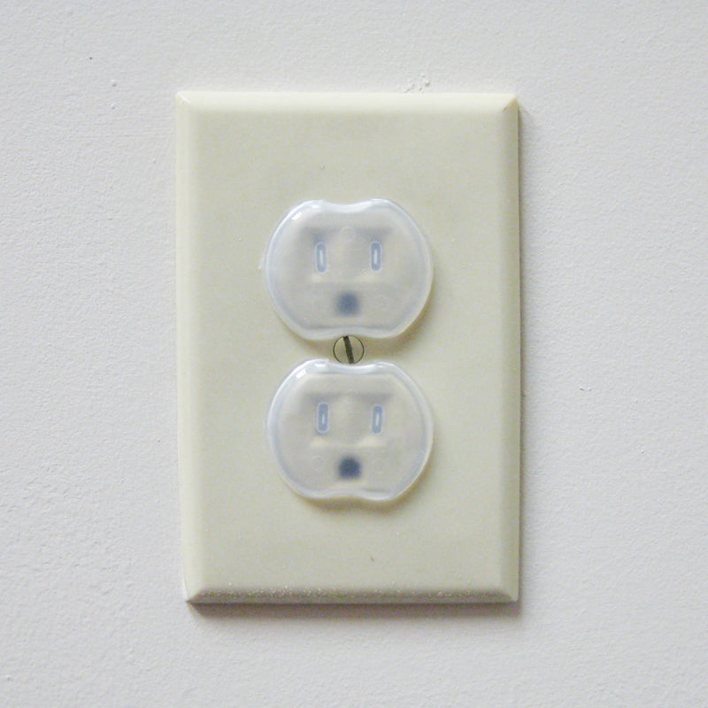 OUTLET PLUG TRNSLUC 24PK