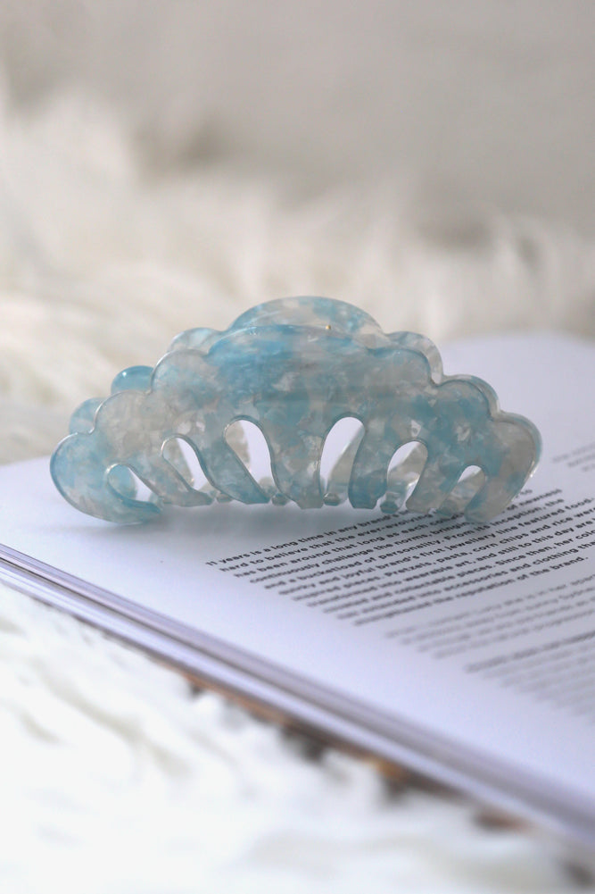 Dreamy World Hair Claw Blue