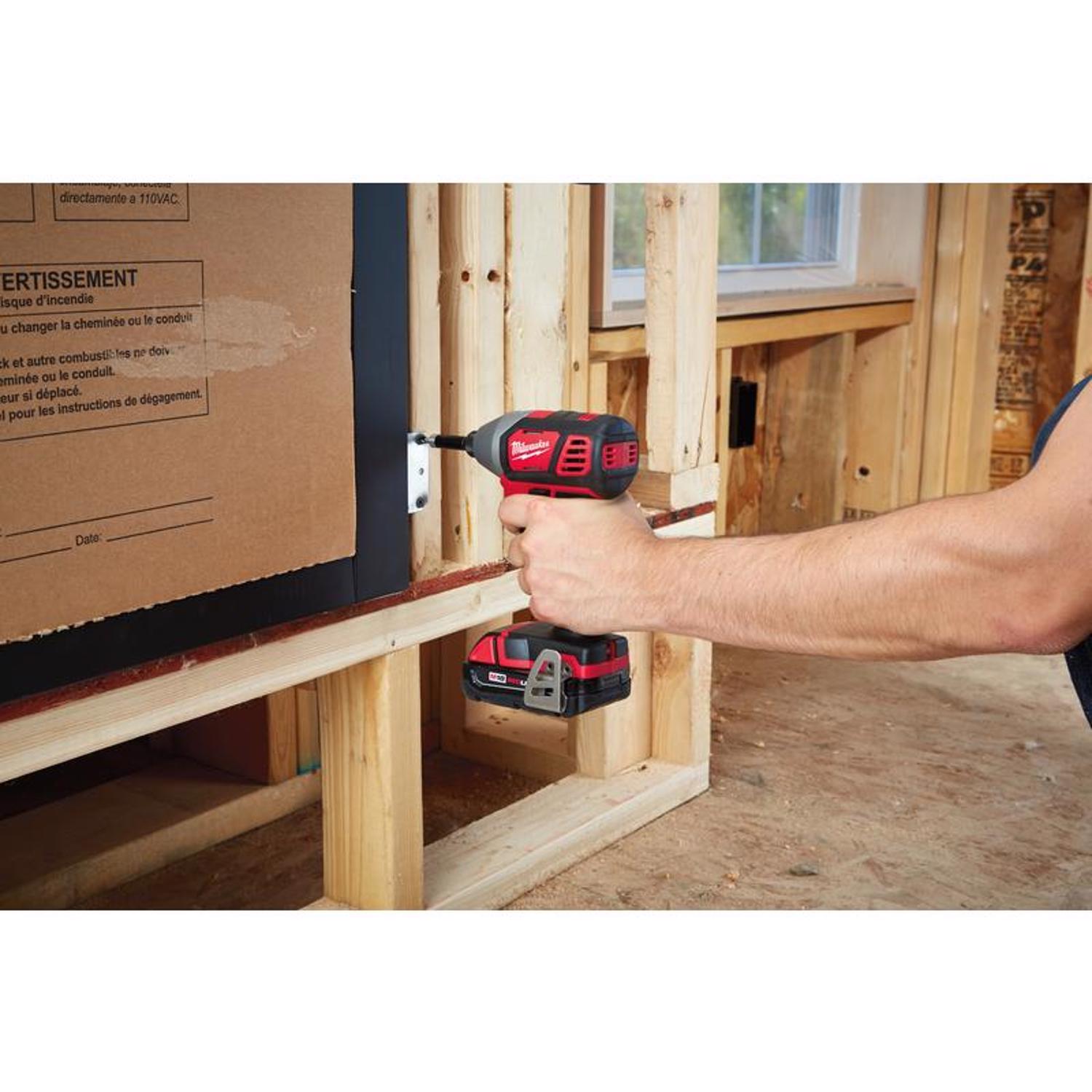 MW M18 18 V 1/4 in. Cordless Brushed Impact Driver Kit (Battery \u0026 Charger)