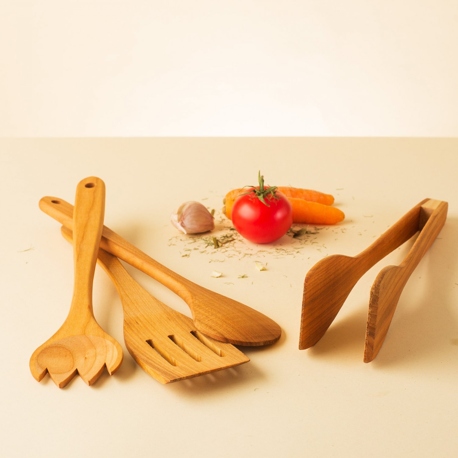 Tuuli Kitchen 4 Piece Wooden Kitchen Utensils Set Cherry Wood