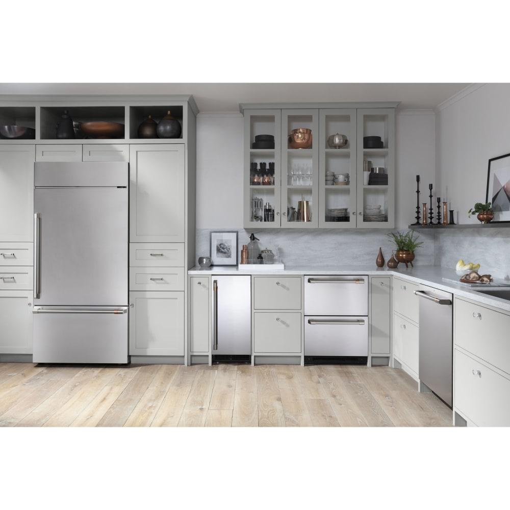 Café 36-inch, 21.3 cu.ft. Built-in Bottom Freezer Refrigerator with Wi-Fi Connect CDB36RP2PS1