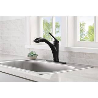 Glacier Bay Hemming Traditional Farm Single Handle Pull Out Sprayer Kitchen Faucet in Matte Black HDQFP3C0001BL