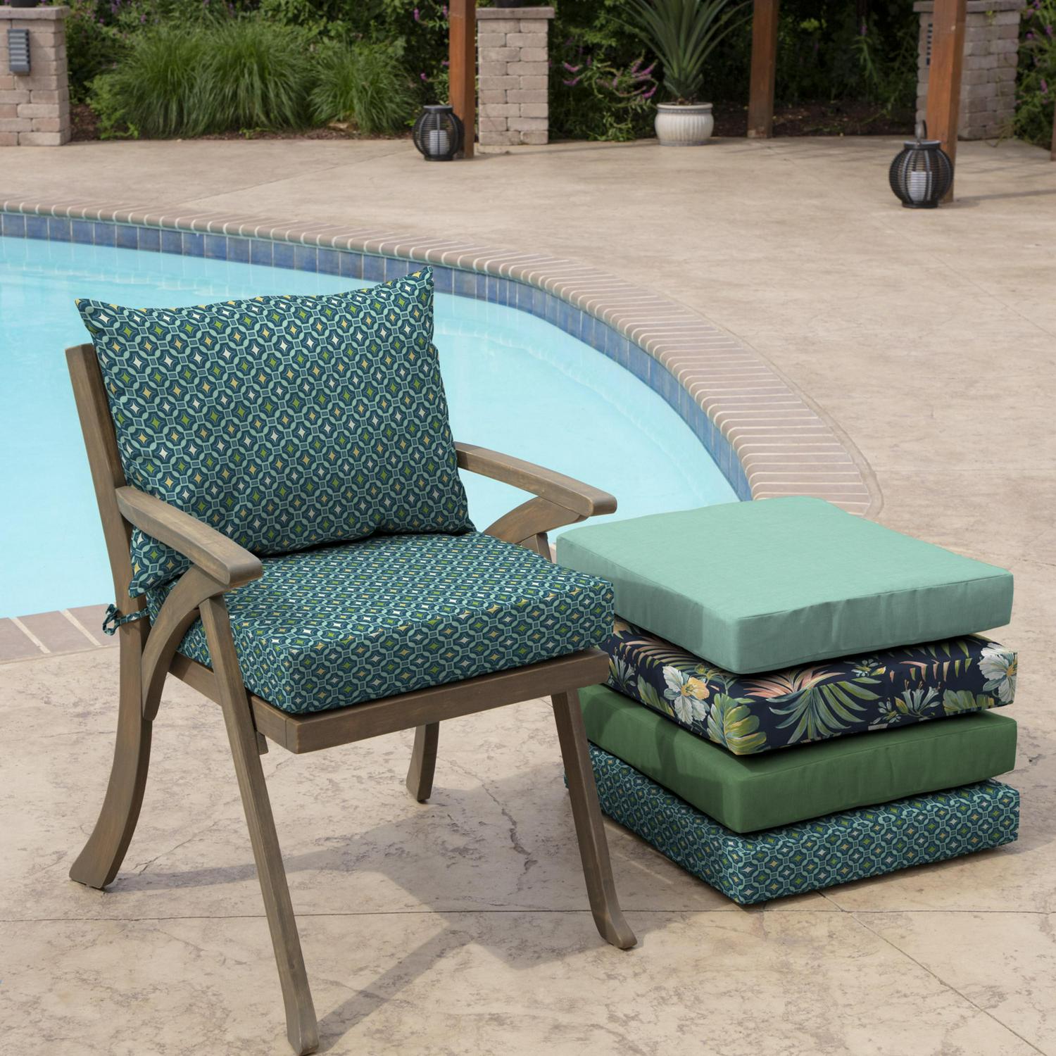 Arden Selections Outdoor Cushion Pillow Back 21 x 21， Alana Tile