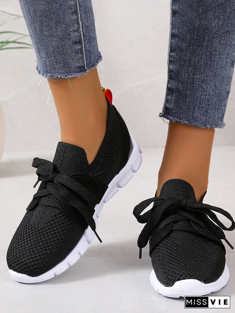 Comfortable Soft Sole Lightweight Non-Slip Flyknit Lace-Up Sneakers