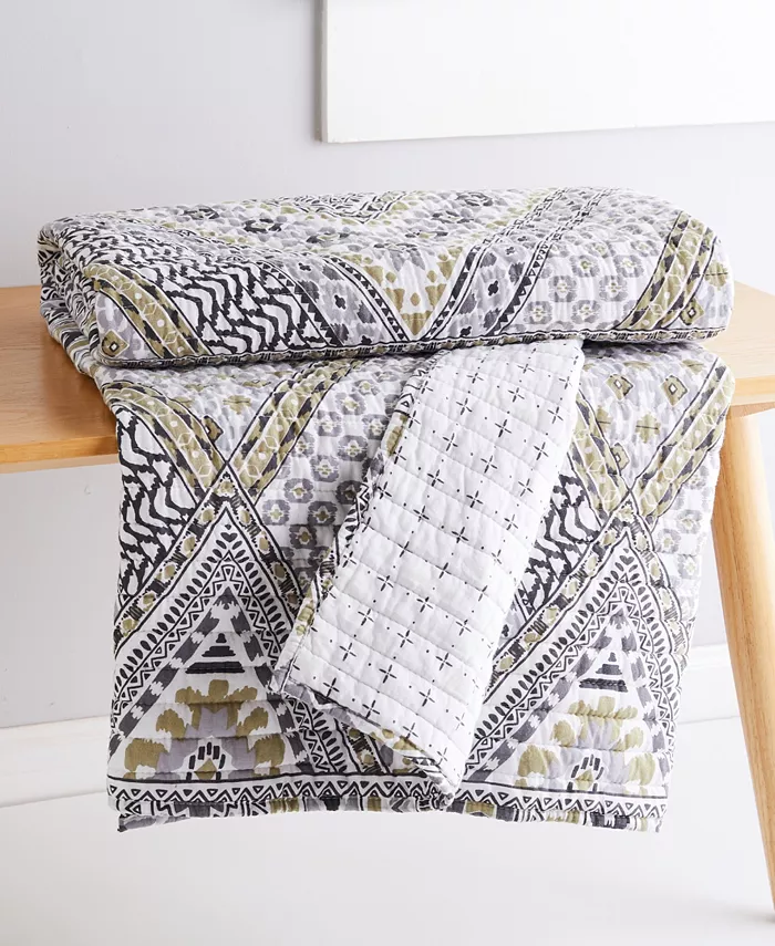 Levtex Etrada Reversible Quilted Throw， 50 x 60