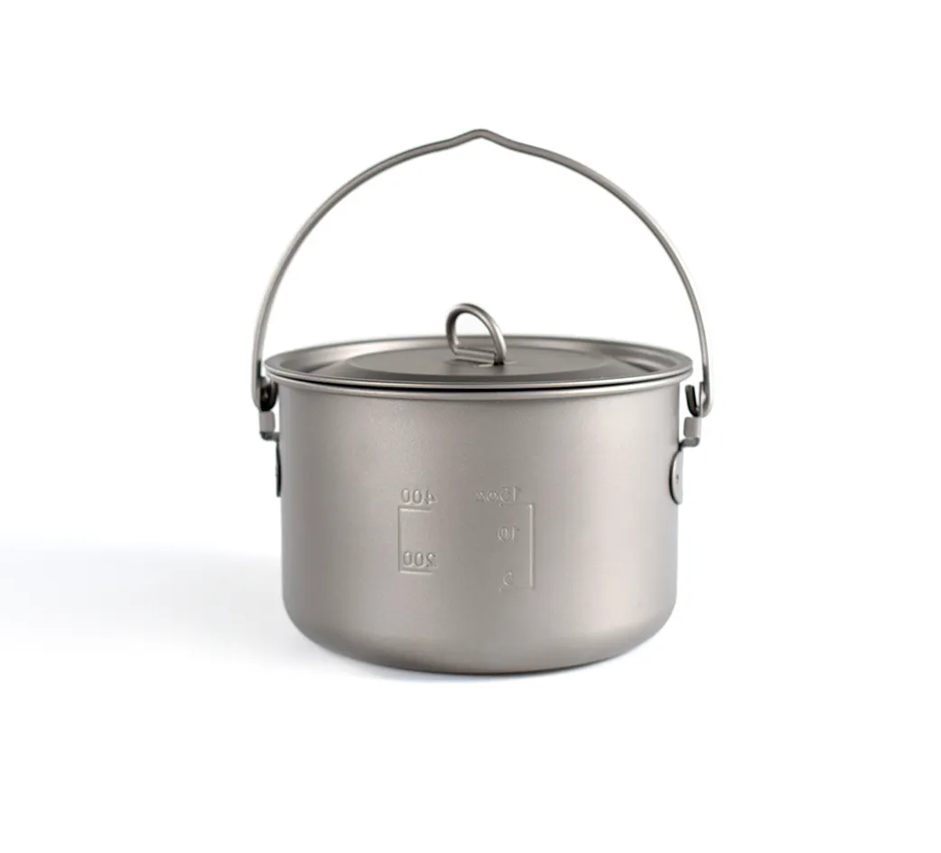 800ml Titanium outdoor cooking pot for hiking camping with hanging handle