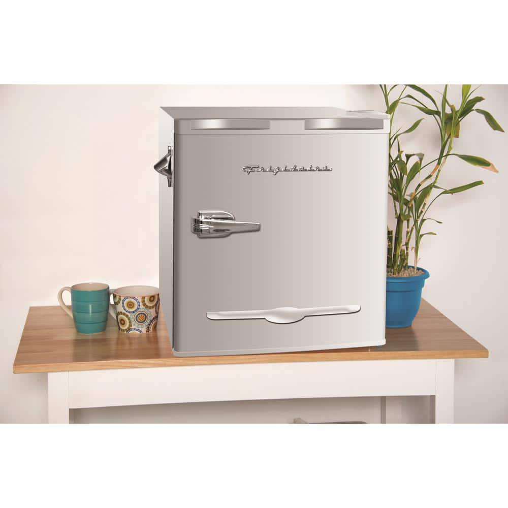 Frigidaire 16 cu Ft Retro Mini Refrigerator in Silver Moonbeam