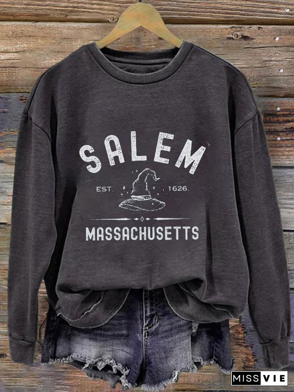 Women's Salem Massachusetts Print Round Neck Long Sleeve Sweatshirt