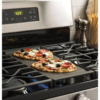 GE 30 in. 5.0 cu. ft. Freestanding Gas Range in Stainless Steel with Griddle JGBS66REKSS