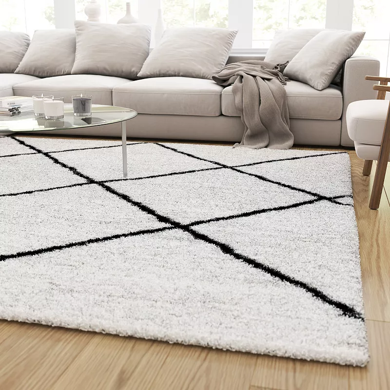 Merrick Lane 8' x 10' Ivory and Black Shag Style Diamond Trellis Area Rug