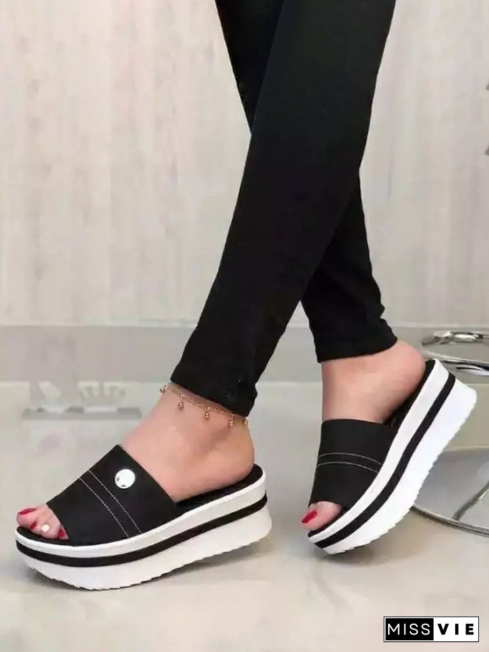 Metal Nails Casual Platform Sandals