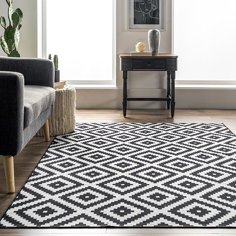 nuLOOM Kellee Machine Washable Modern Diamonds Area Rug