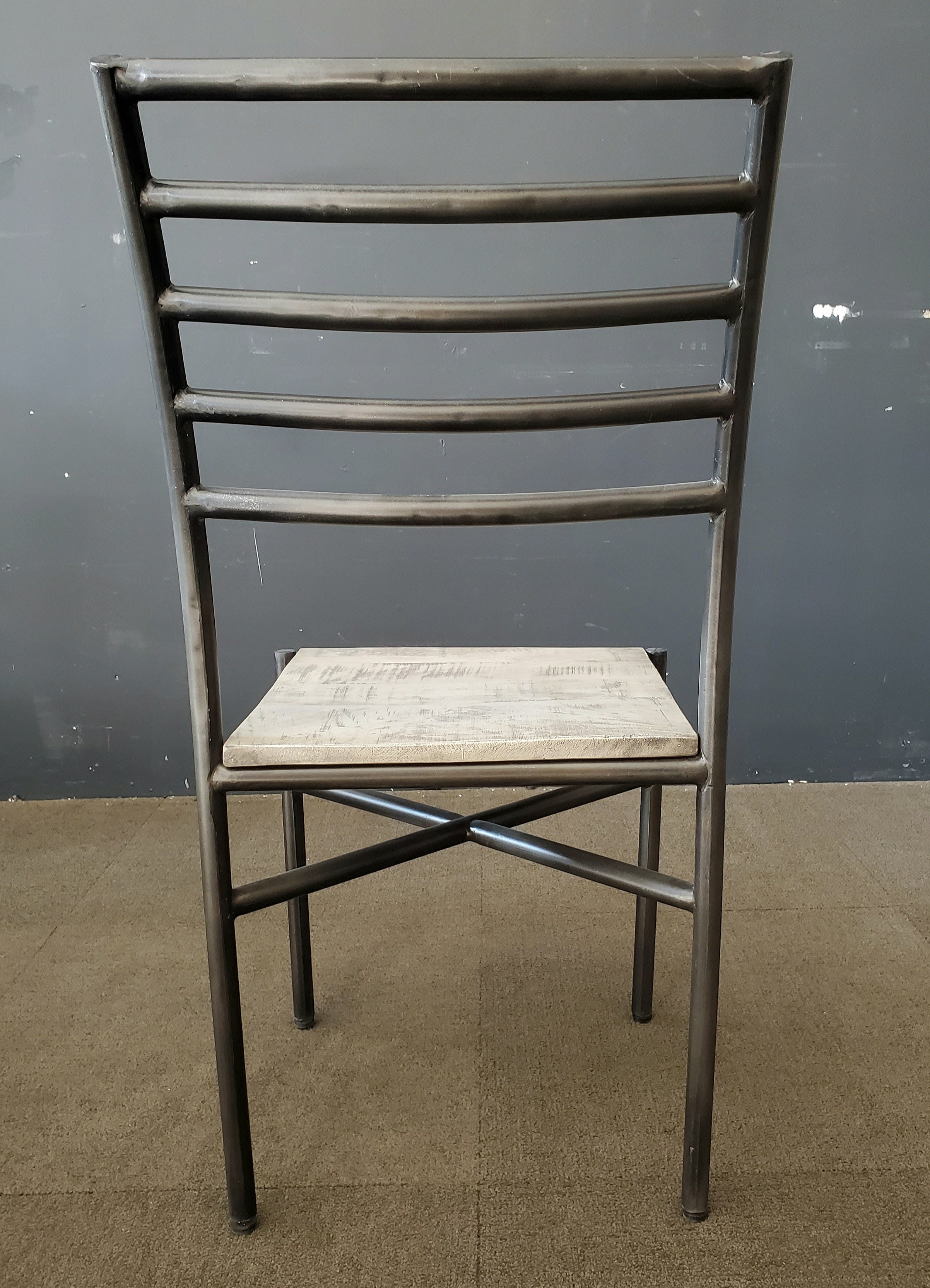 ARREY IRON DINING CHAIR