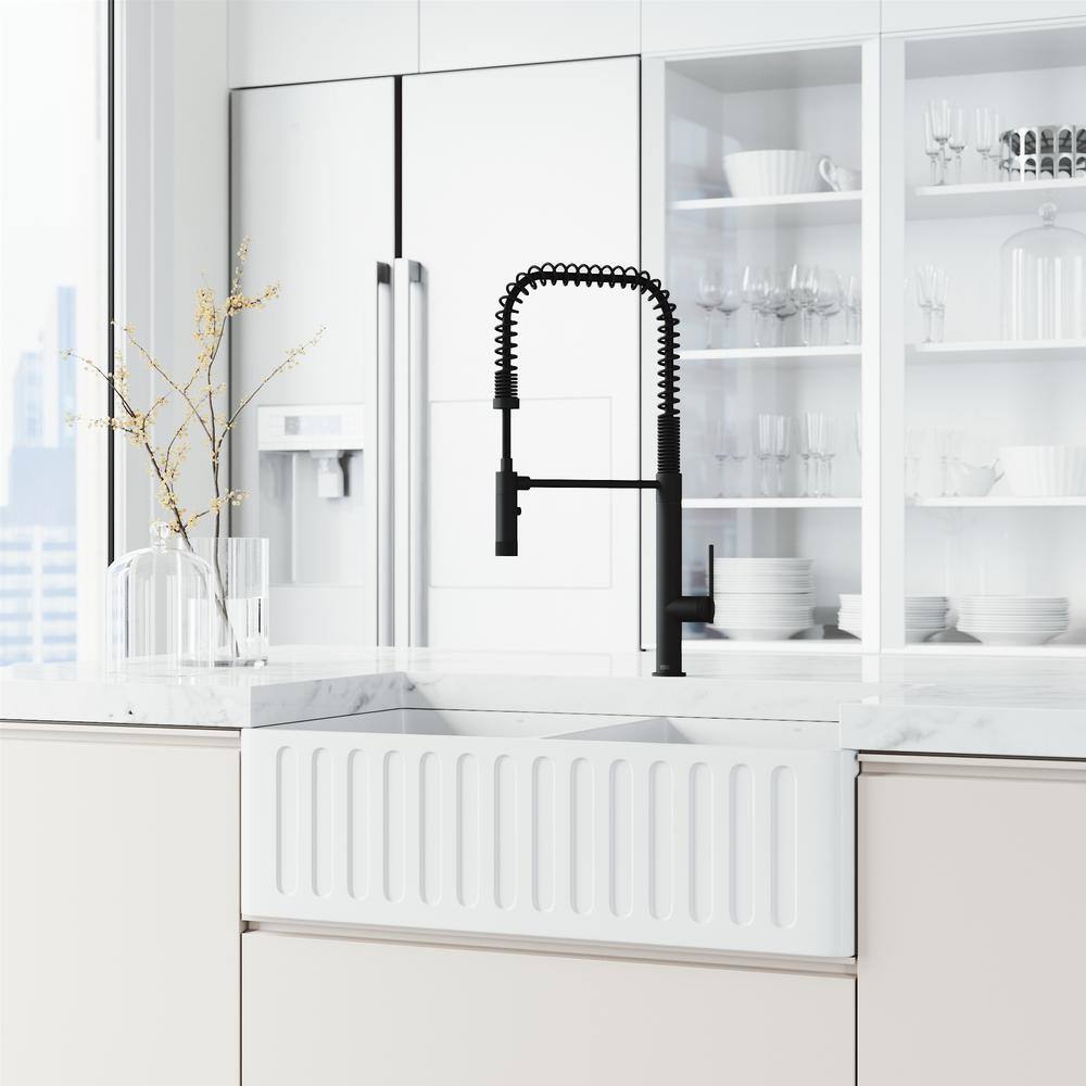 VIGO Sterling Single Handle Pull-Down Sprayer Kitchen Faucet in Matte Black VG02037MB