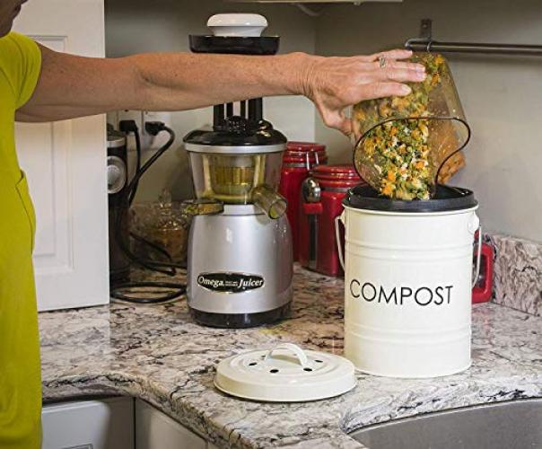 Kitchen Compost Bin by The Relaxed Gardener (0.8 Gallon)--Holds Compostable Food Scraps on Your Countertop--Cream Color Powder Coated Finish with 2 Odor Neutralizing Filters and Plastic Liner Bucket