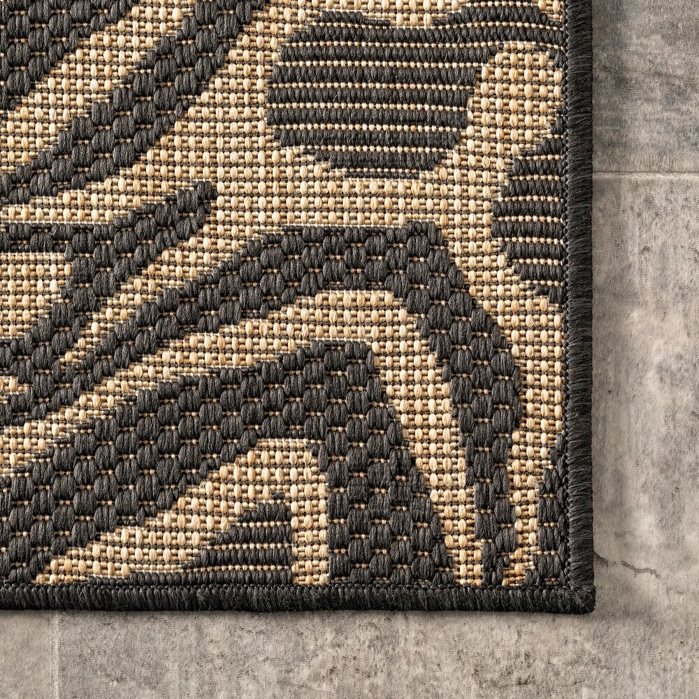 Brooklyn Rug Co Dakota Geometric Indoor/Outdoor Area Rug