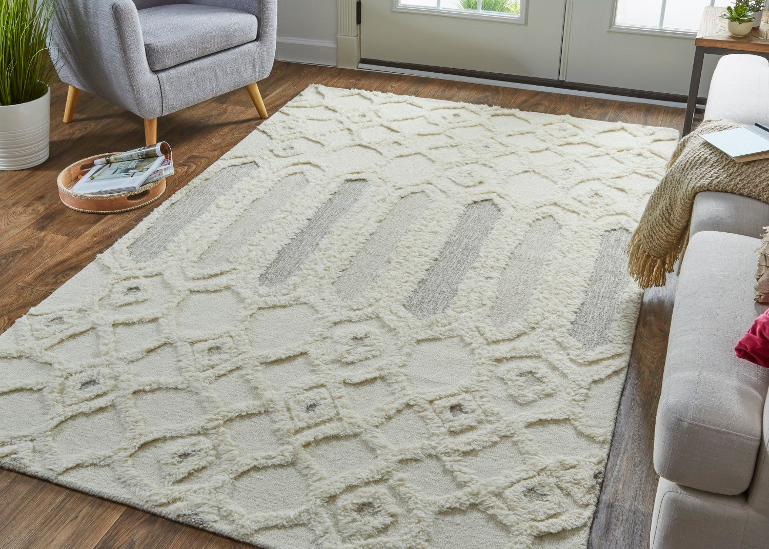 Elika Hand-Tufted Geometric Ivory/Taupe/Tan Rug