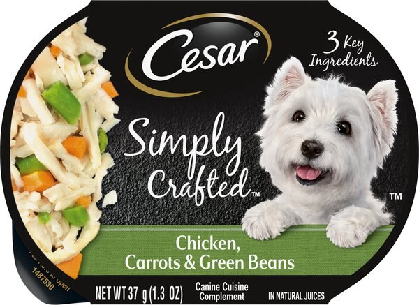 Cesar Simply Crafted Chicken， Carrots and Green Beans Limited-Ingredient Wet Dog Food Topper