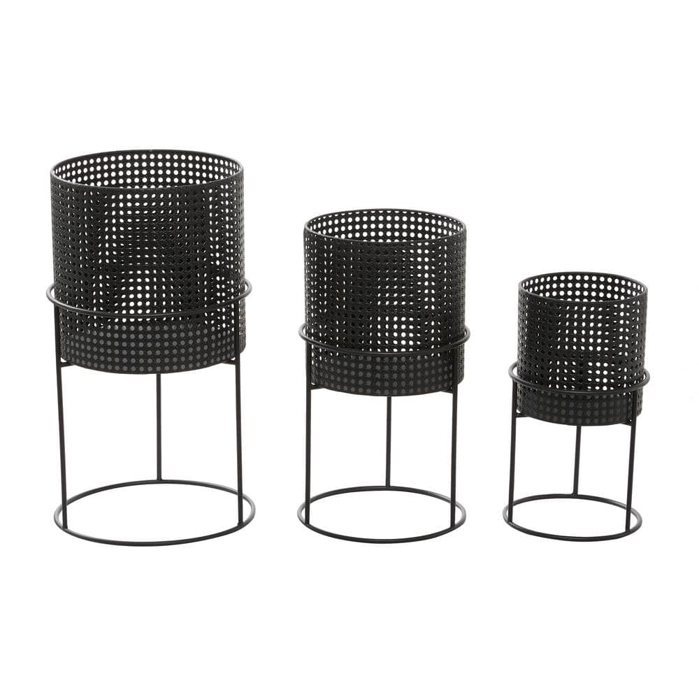 CosmoLiving by Cosmopolitan 23in. Large Black Metal Indoor Outdoor Woven Planter with Removeable Stands (3- Pack) 73866