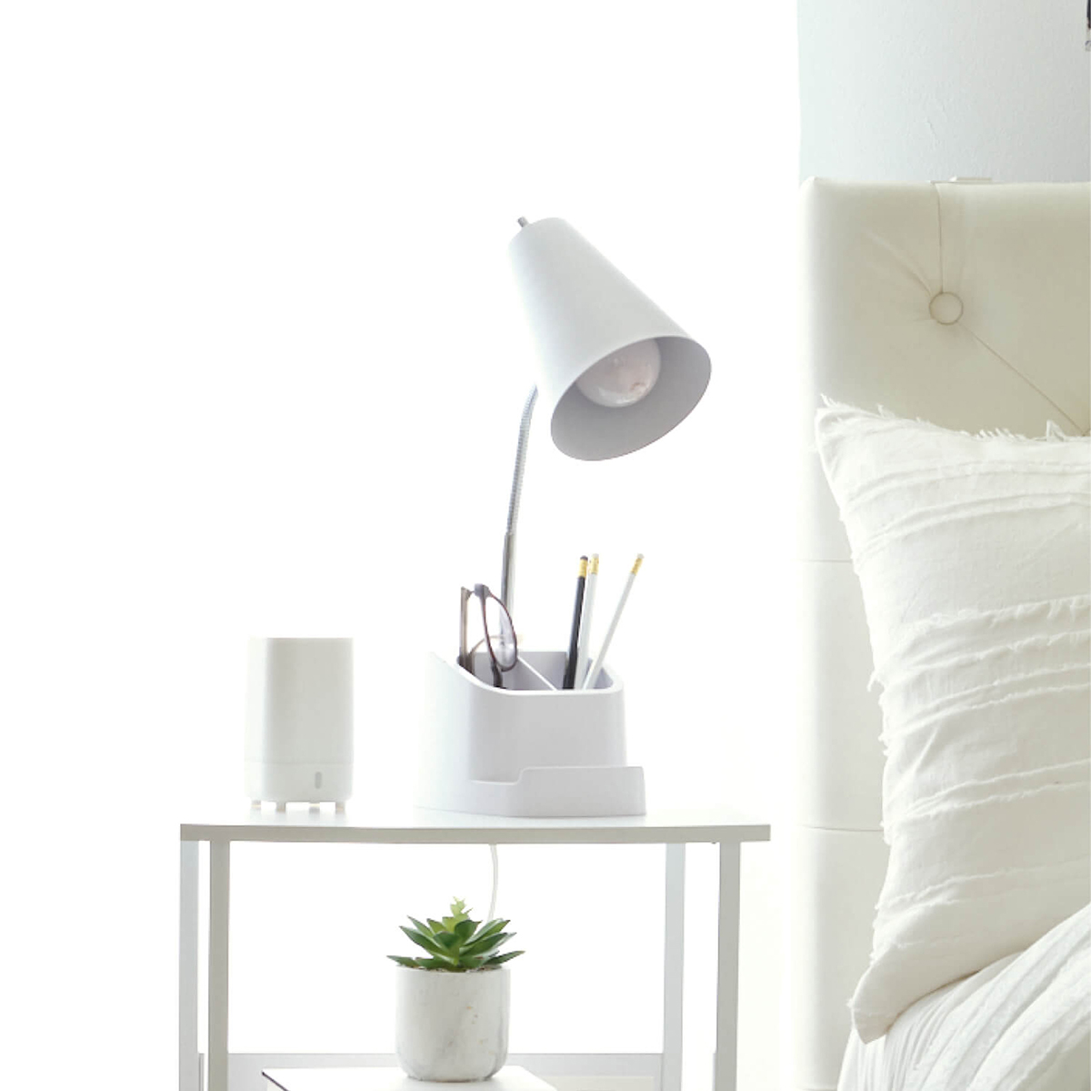 Dormify Charging Catchall Lamp