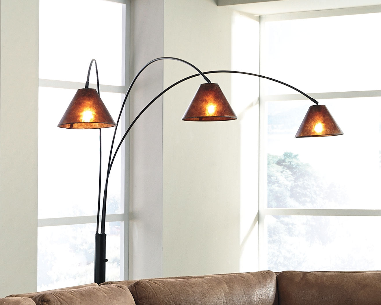 Sharde Black Metal Arc Floor Lamp