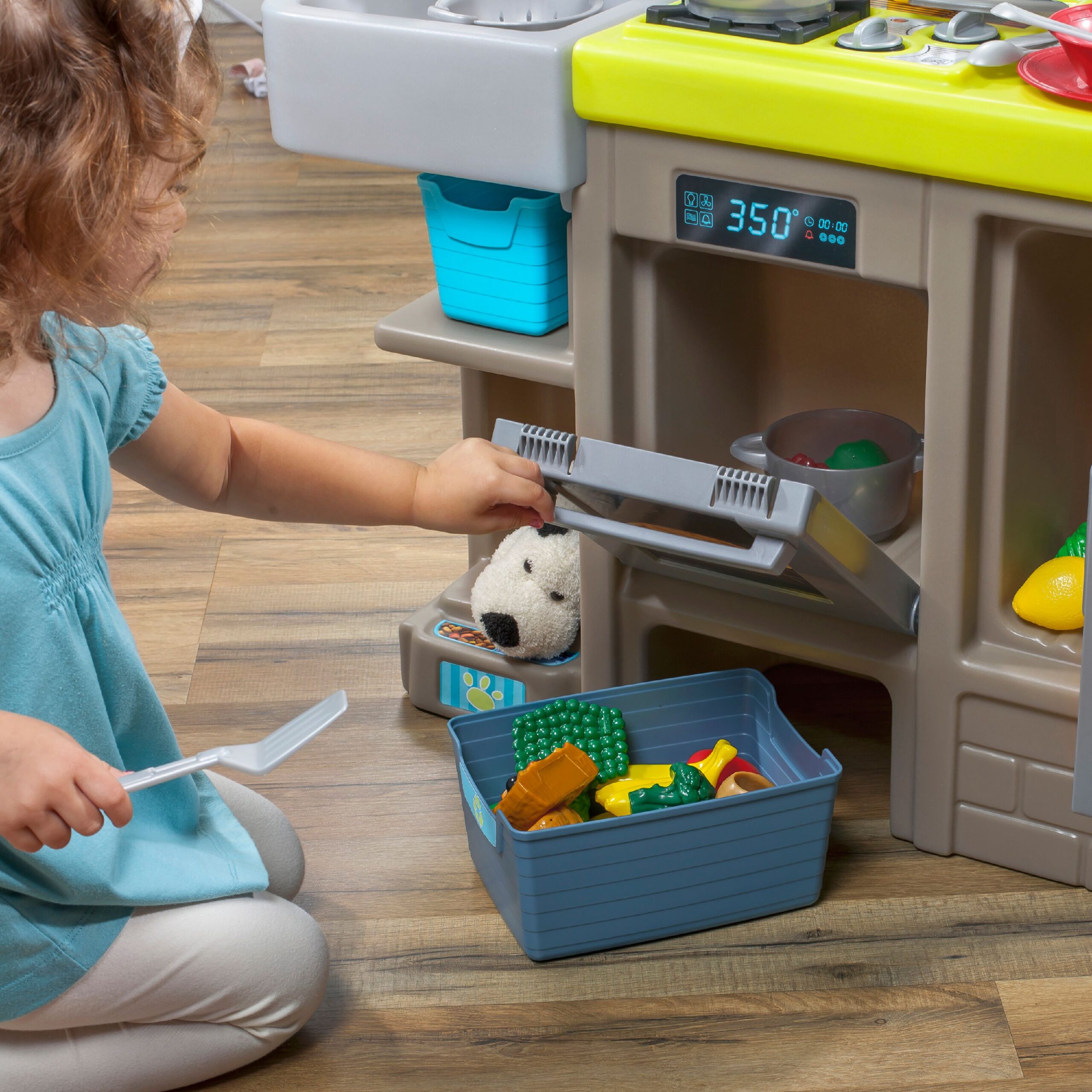 Step2 Contemporary Chef Brown and White Toddler Plastic Play Kitchen