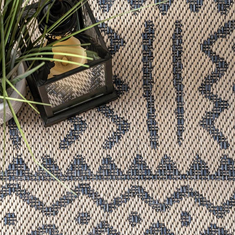 nuLOOM Noemi Tribal Relief Indoor/Outdoor Area Rug