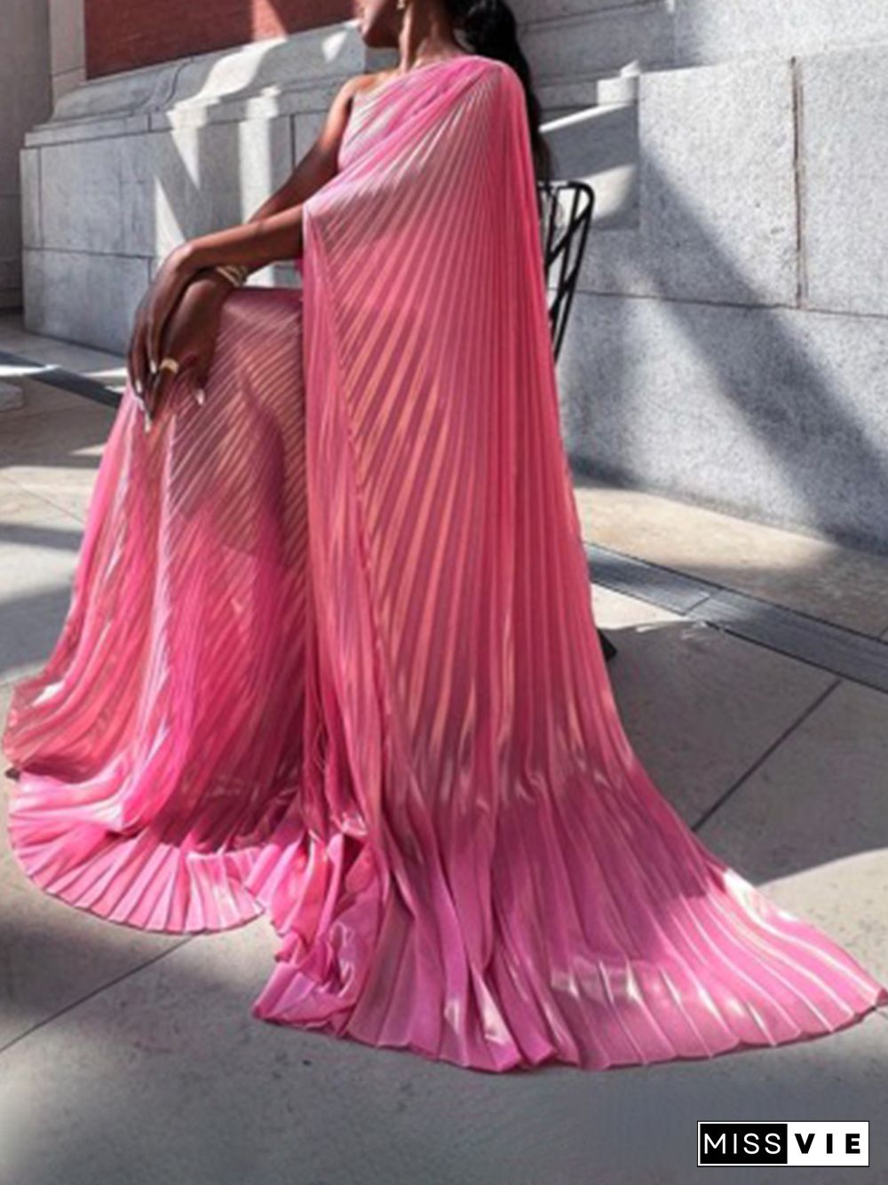 Loose Asymmetric Pleated One-Shoulder Maxi Dresses