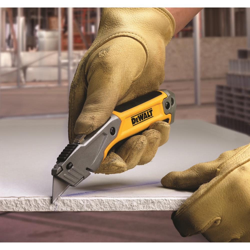 Standard Retractable Utility Knife ;