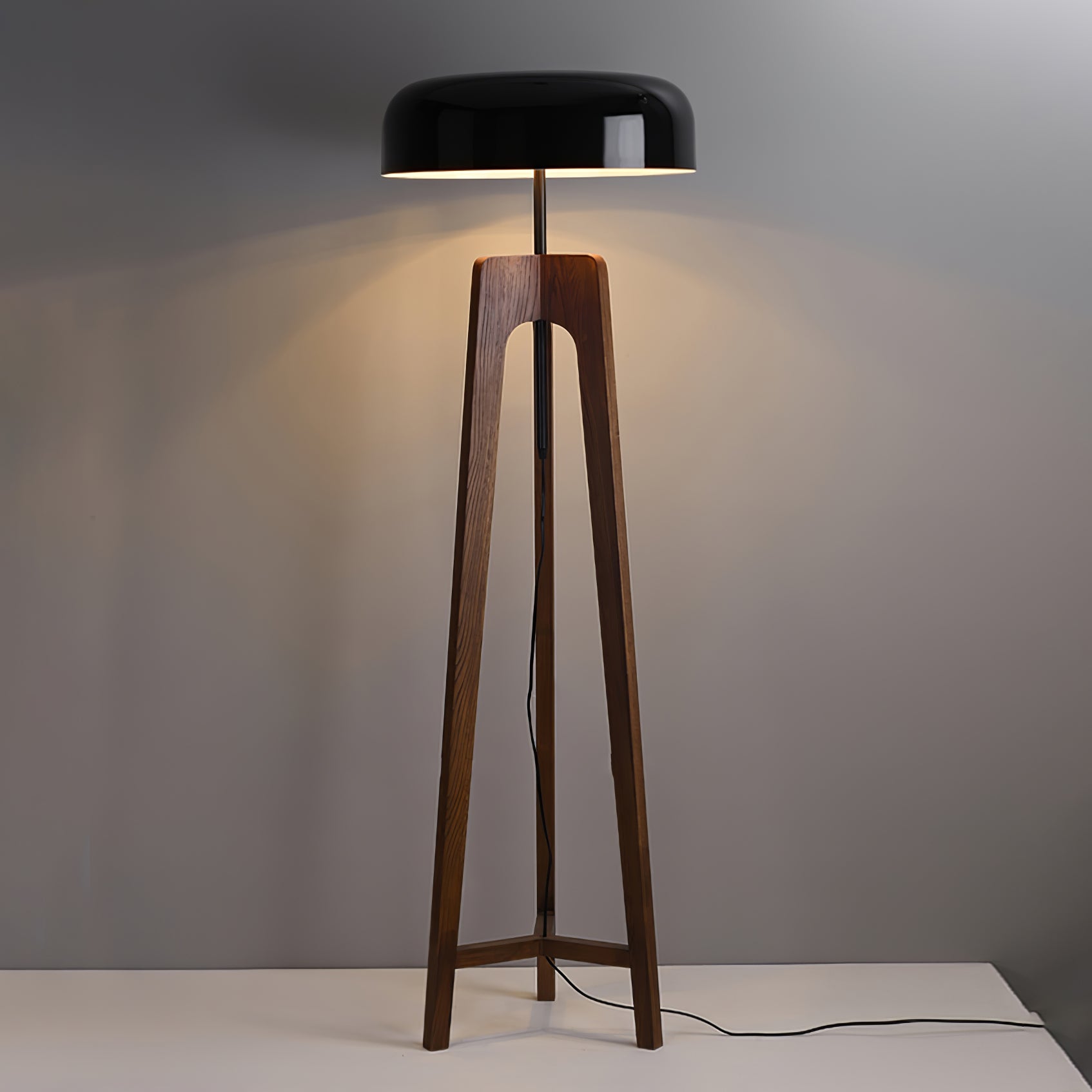 Linea Floor Lamp