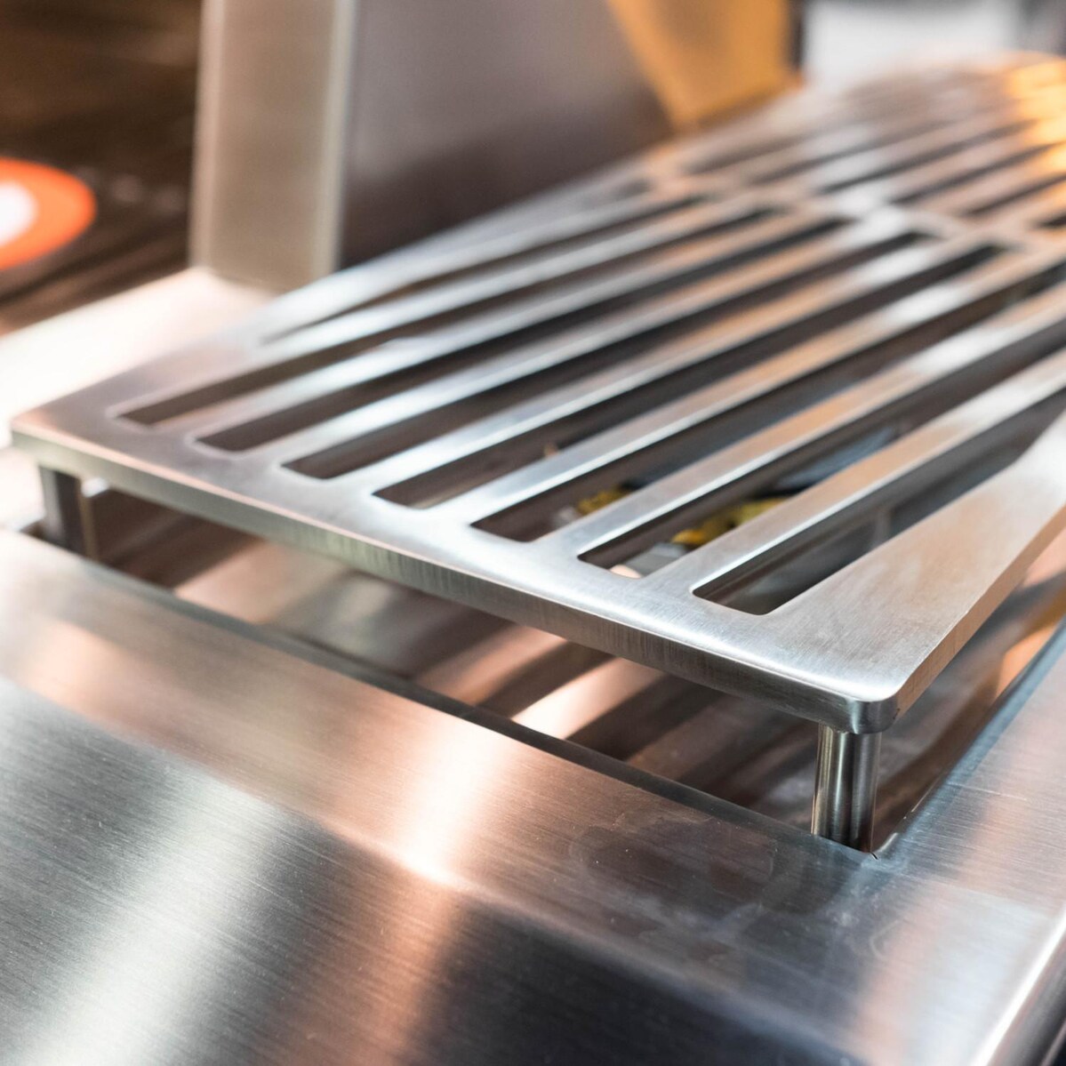 Hestan Built-In Propane Gas Single Side Burner