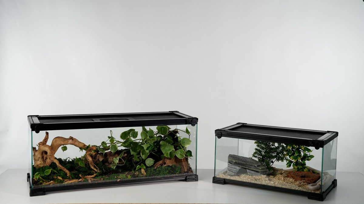 Zilla QuickBuild Terrarium with Easy Clean Bedding Tray， Black