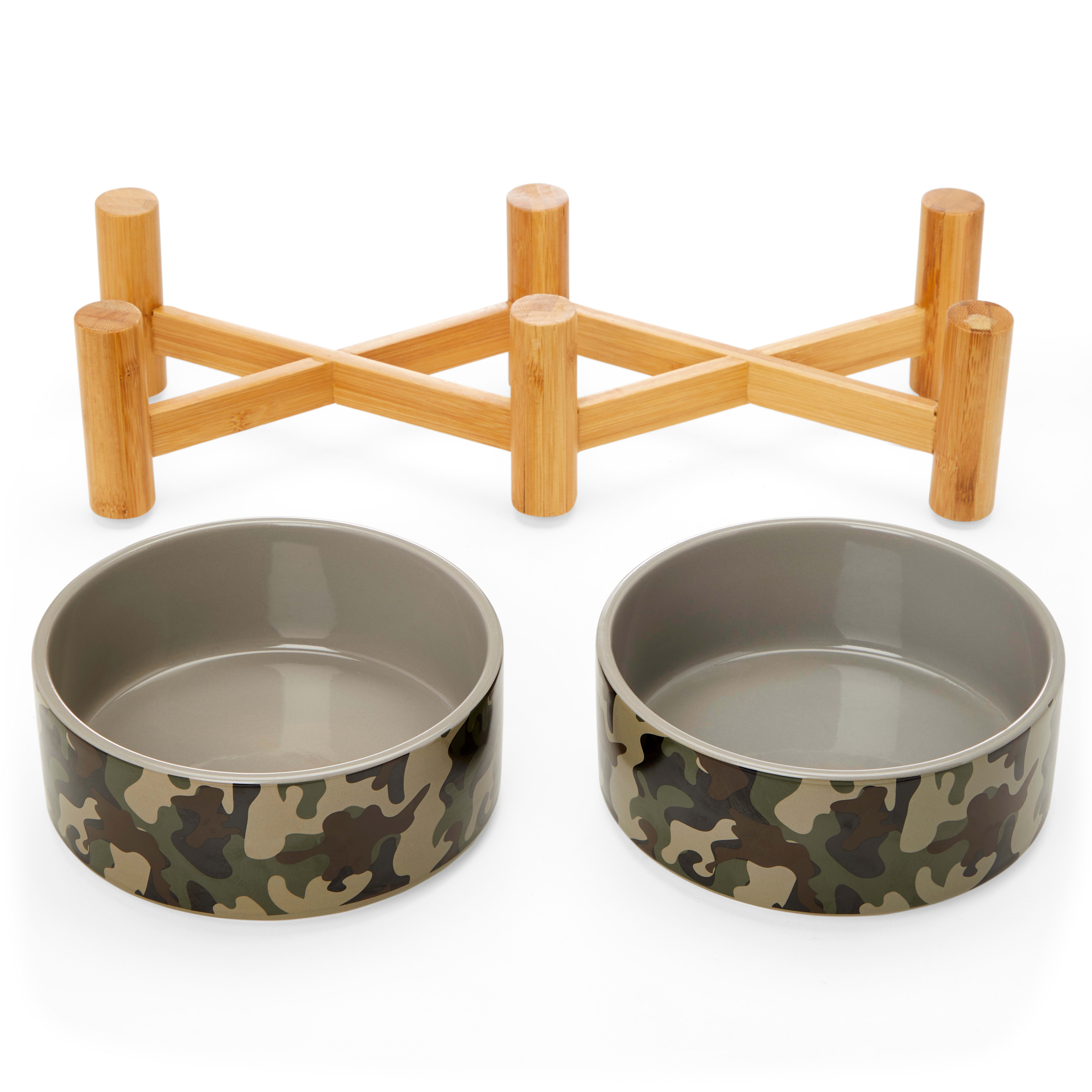 Reddy Camo Ceramic  Bamboo Elevated Double Diner for Dogs， 3 Cups