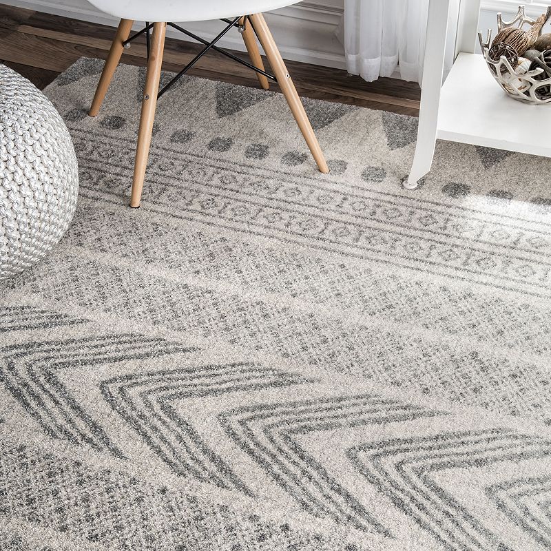 nuLOOM Shaina Tribal Geometric Rug