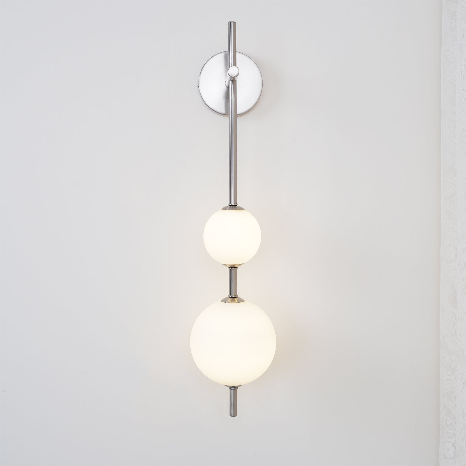 Vertical Globe Plug-in Wall Lamp