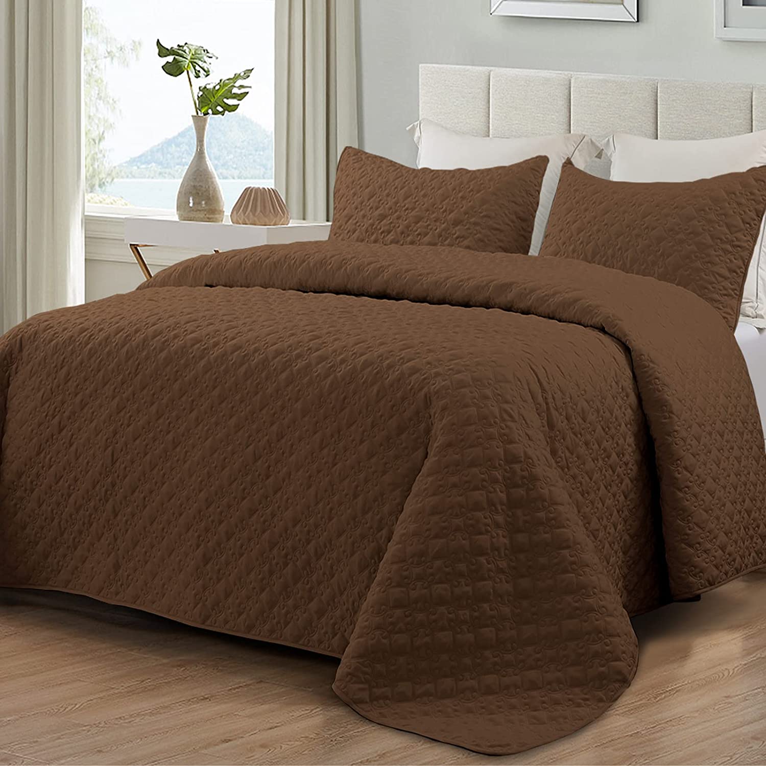 Quilt Set King Size， Soft Microfiber Lightweight Bedspread Coverlet Bed Cover (Diamond Pattern) for All Seasons， Brown， 3 Pieces (Includes 1 Quilt， 2 Shams)