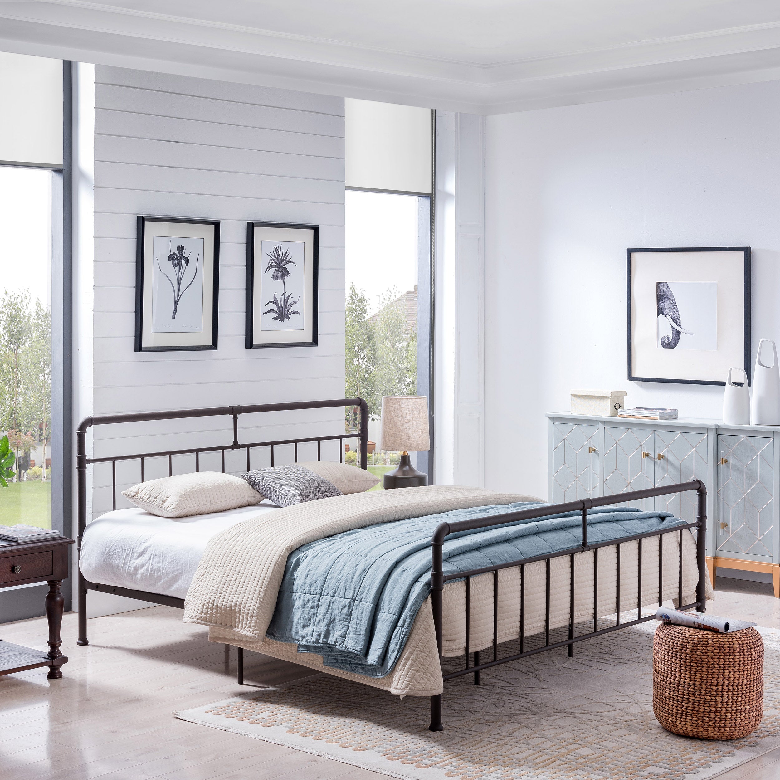 Sally Queen-Size Iron Bed Frame, Minimal, Industrial