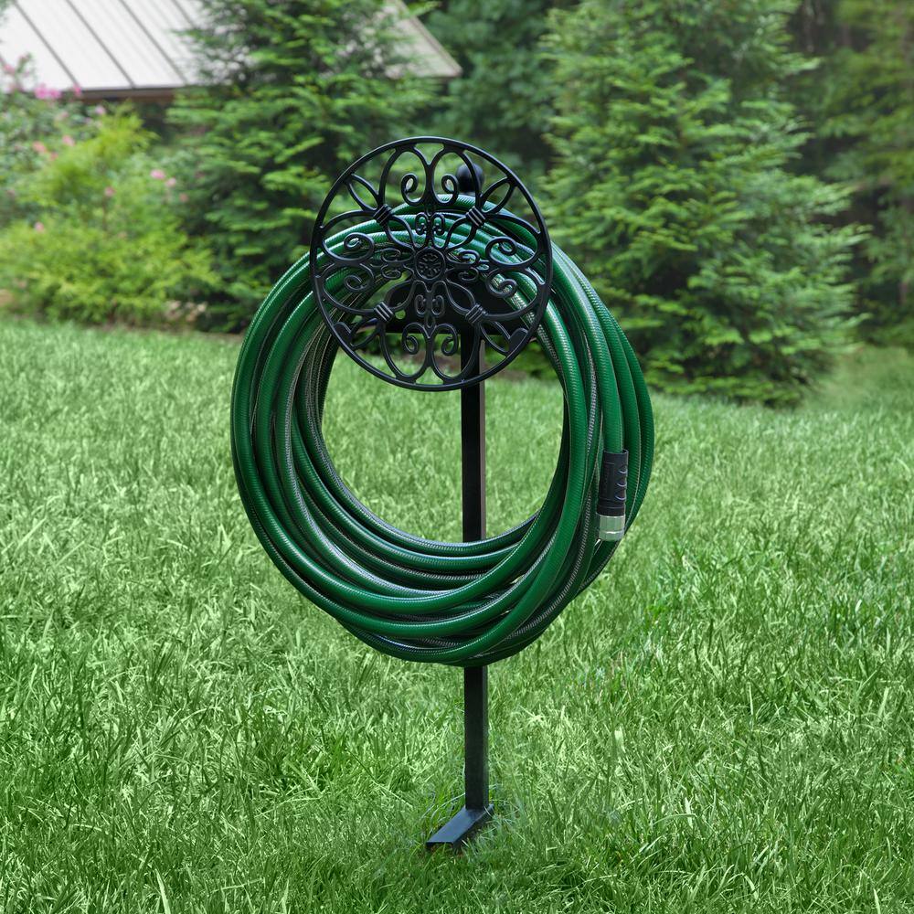 LIBERTY GARDEN Americana 125 ft. Round Decorative Water Hose Holder Hanger 674