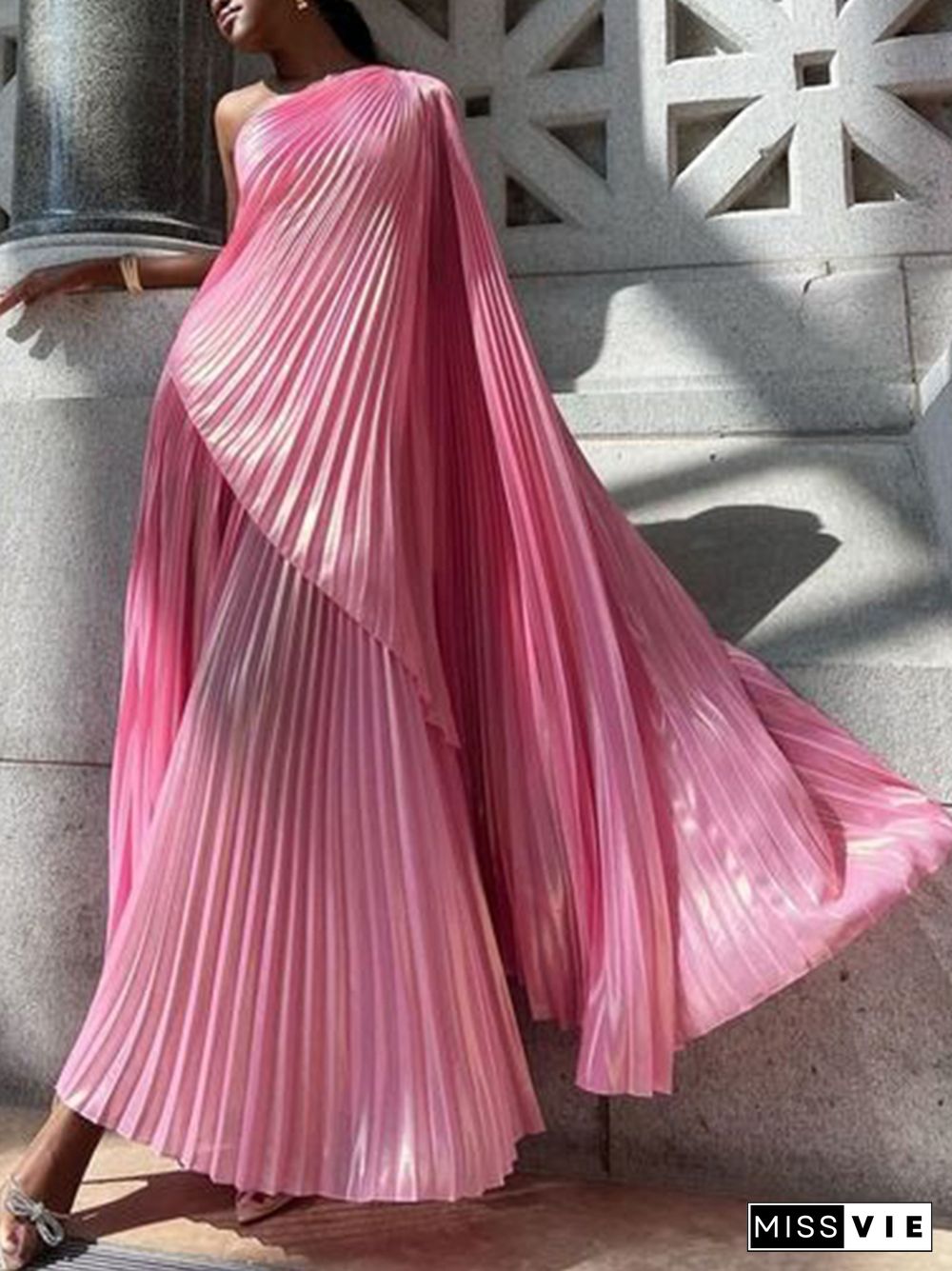 Loose Asymmetric Pleated One-Shoulder Maxi Dresses