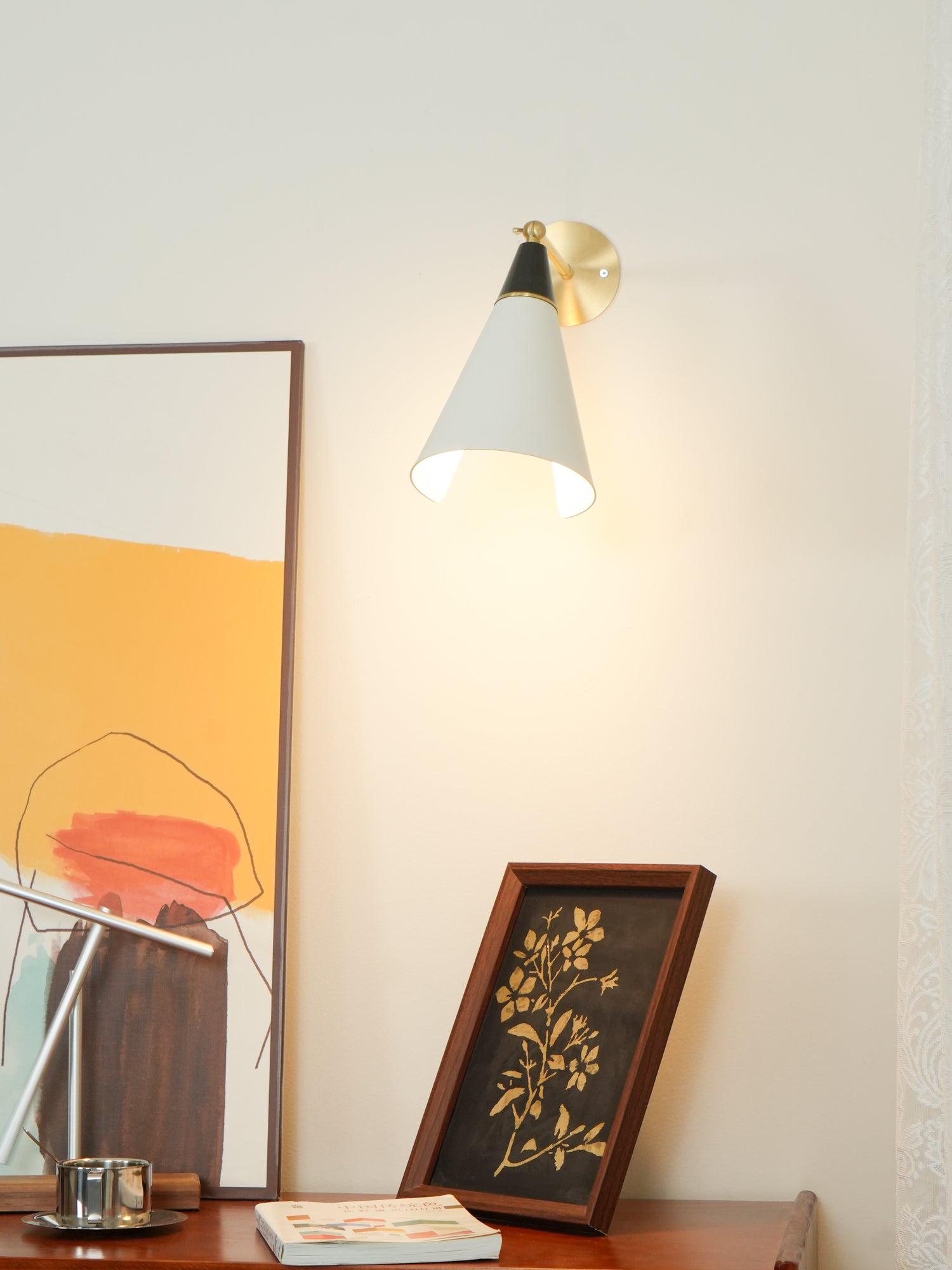 Petite Magari Wall Lamp