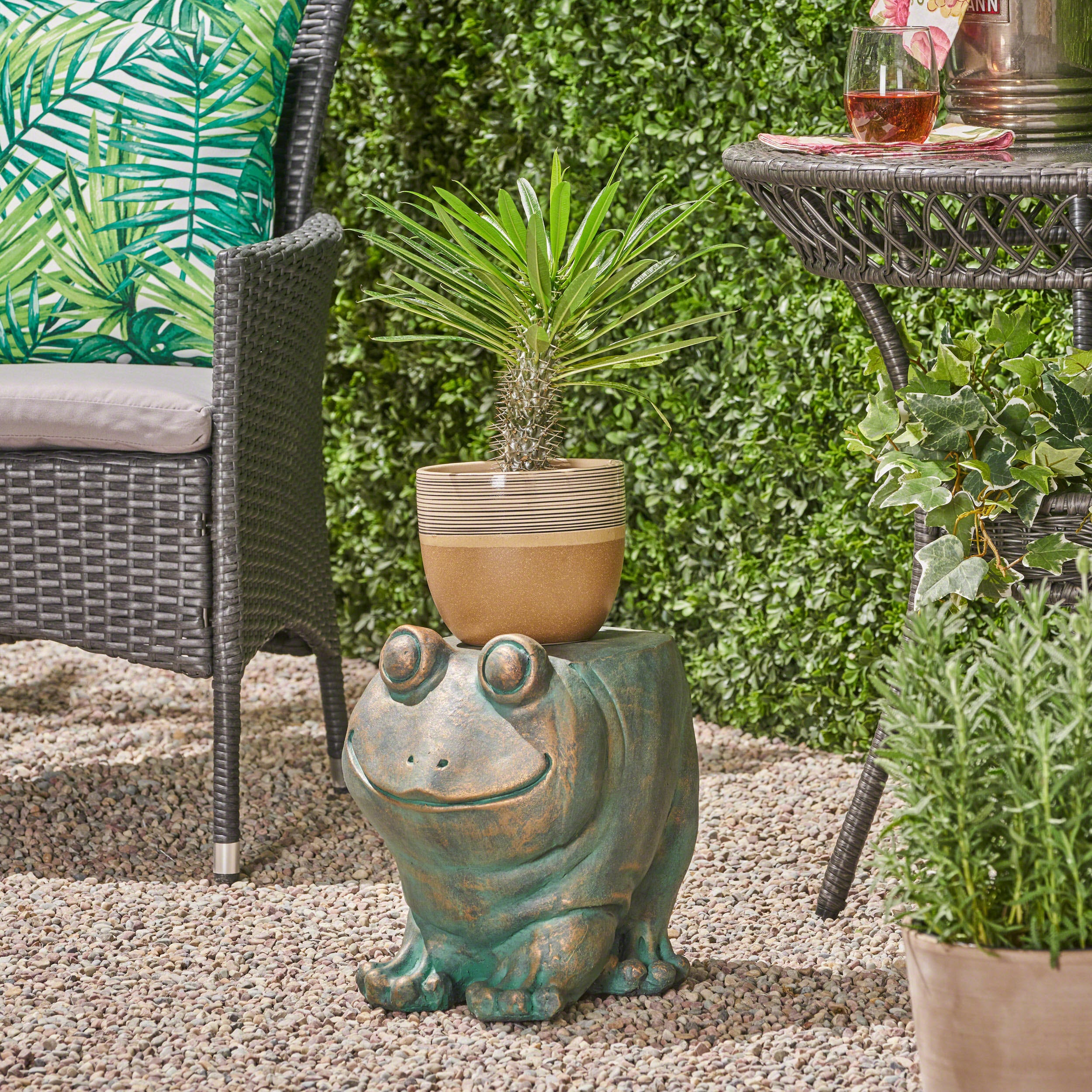 Dawn Frog Garden Stool