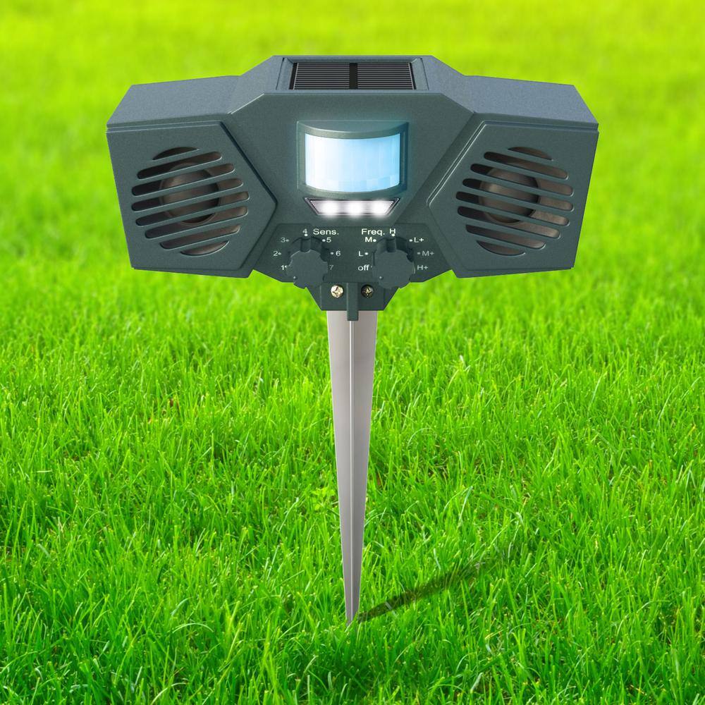 HOONT Solar Powered Motion Activated Ultrasonic Deer and Pest Repeller CY- H922