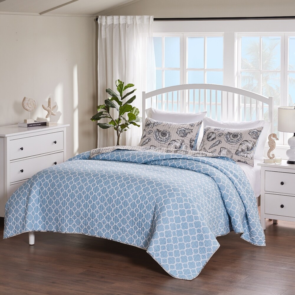 Barefoot Bungalow Cruz Oversized Coastal Quilt and Pillow Sham Set