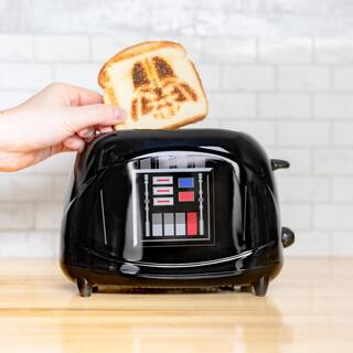 Uncanny Brands Star Wars Empire Collection 2-Slice Darth Vader Toaster TSTE-EM-SRW-VAD