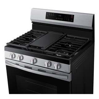  6 cu. ft. Smart Wi-Fi Enabled Convection Gas Range with No Preheat AirFry in Stainless Steel NX60A6511SS