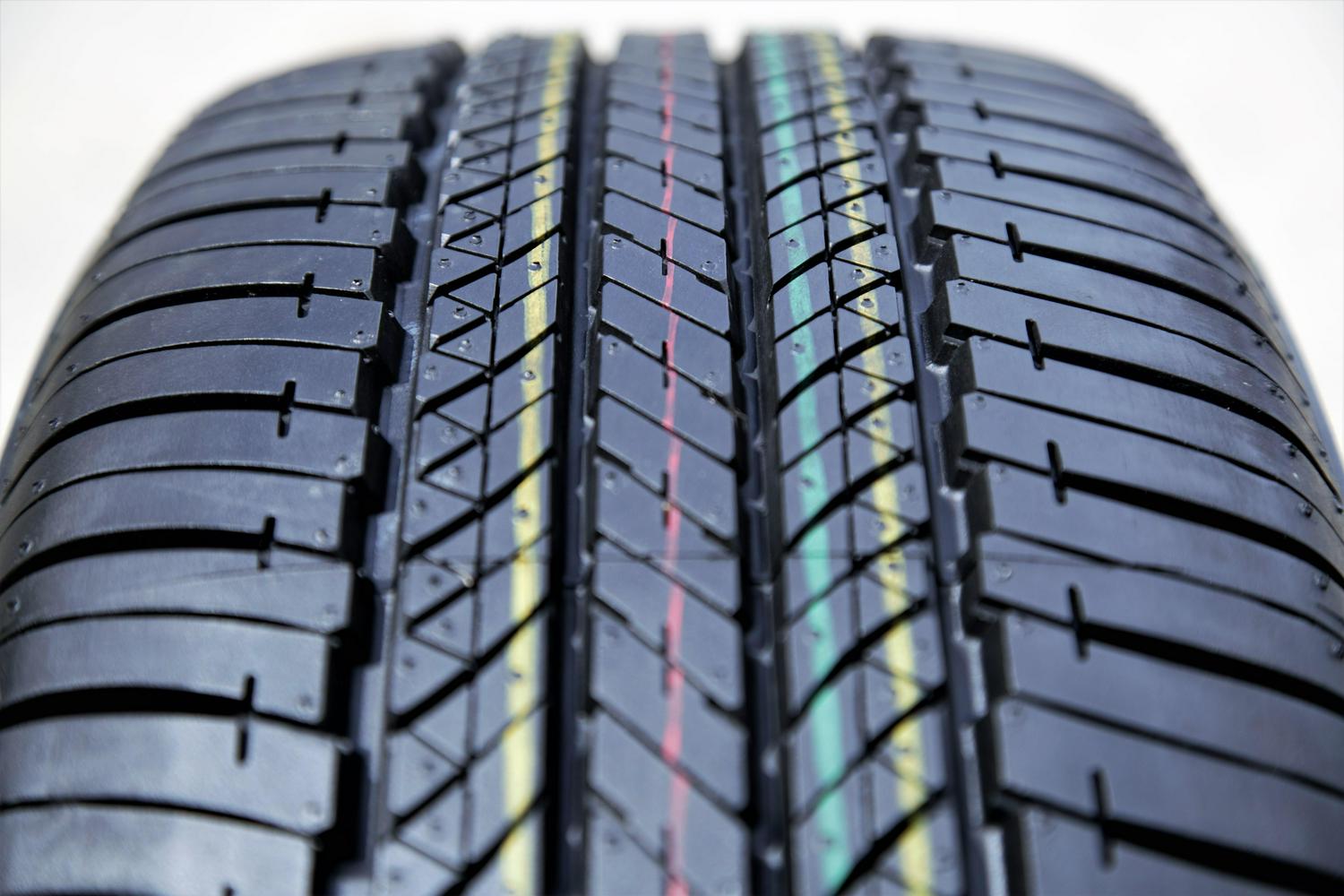 Bridgestone Turanza EL400-02 215/45R17 87 V Tire